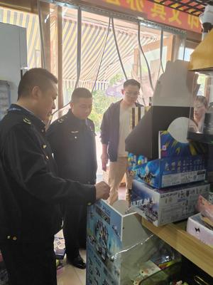 市市場監管局聯合市教育局開展校園周邊市場檢查，護航第一小學校安全環境