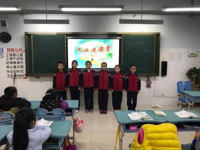 弘揚(yáng)憲法精神，增強(qiáng)法治觀念——墾利區(qū)第一實(shí)驗(yàn)小學(xué)主題教育活動(dòng)紀(jì)實(shí)